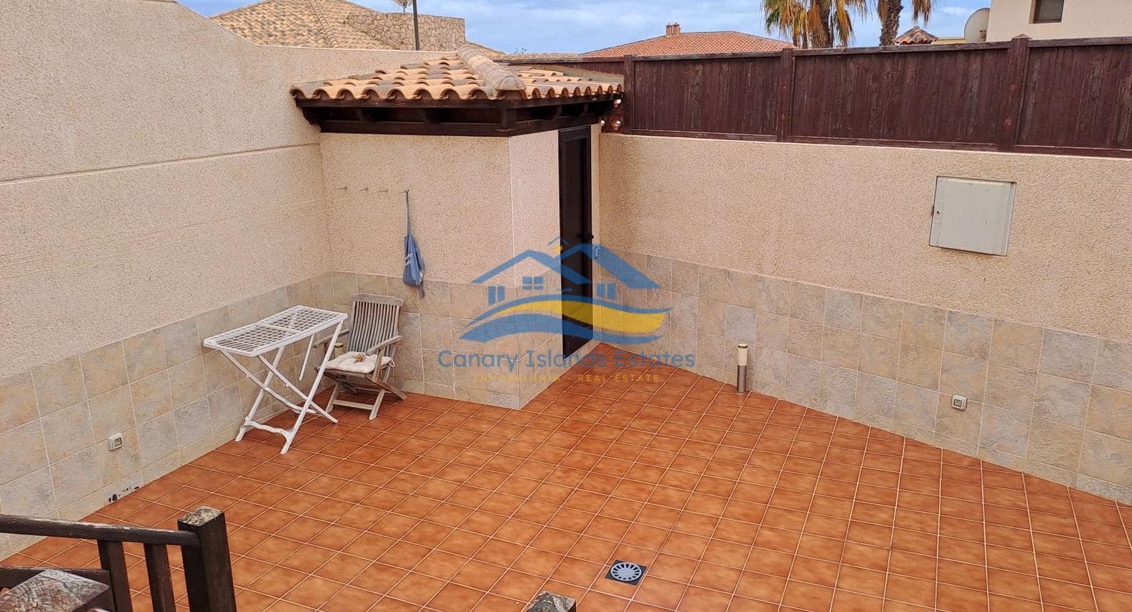 4 bedroom Villa for sale in Puerto del Rosario with pool garage - € 790,000 (Ref: 9885031)