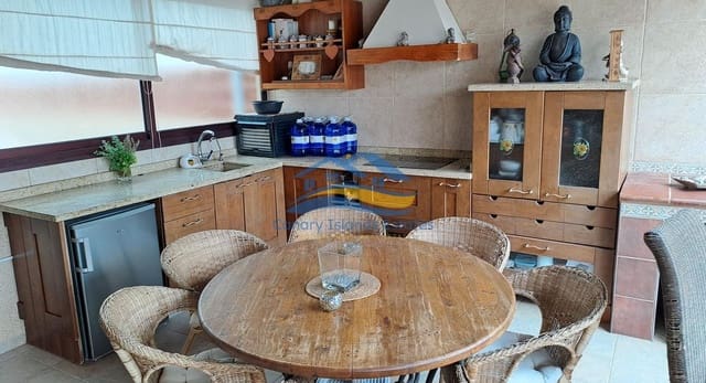 4 quarto Moradia para venda em Puerto del Rosario com piscina garagem - 790 000 € (Ref: 9885031)