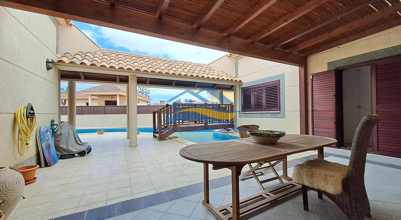 4 bedroom Villa for sale in Puerto del Rosario with pool garage - € 790,000 (Ref: 9885031)
