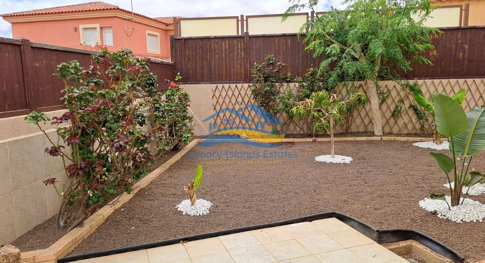 4 bedroom Villa for sale in Puerto del Rosario with pool garage - € 790,000 (Ref: 9885031)