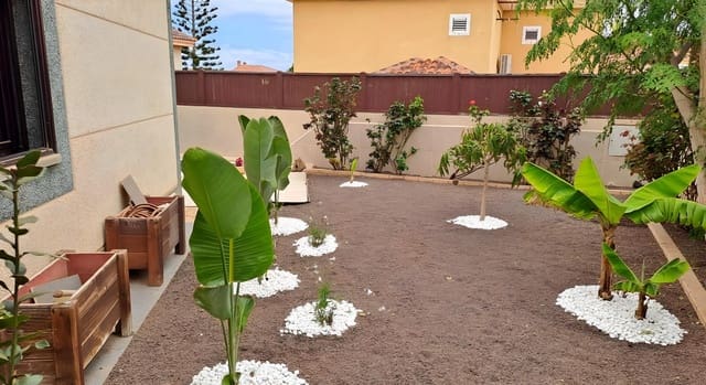 4 soveværelse Villa til salg i Puerto del Rosario med swimmingpool garage - € 790.000 (Ref: 9885031)