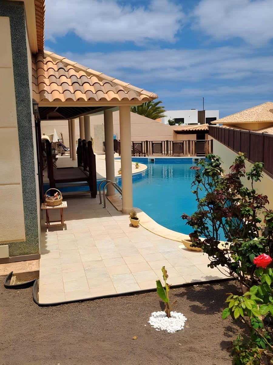 4 sovrum Villa till salu i Puerto del Rosario med pool garage - 725 000 € (Ref: 9885031)