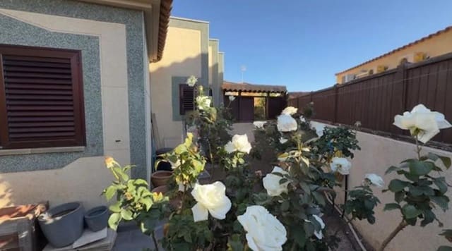 4 chambre Villa/Maison à vendre à Puerto del Rosario avec piscine garage - 725 000 € (Ref: 9885031)