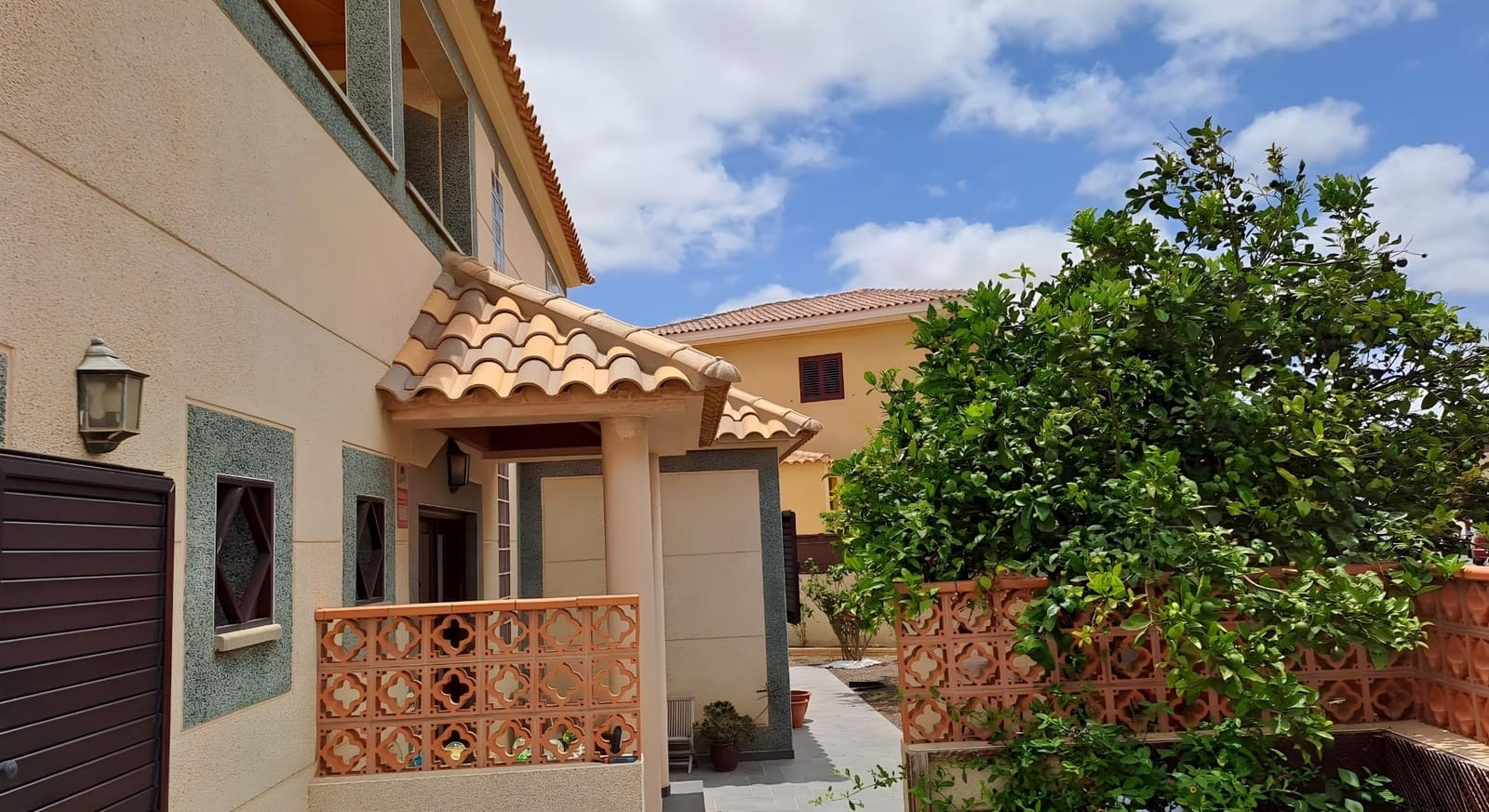 4 sovrum Villa till salu i Puerto del Rosario med pool garage - 725 000 € (Ref: 9885031)