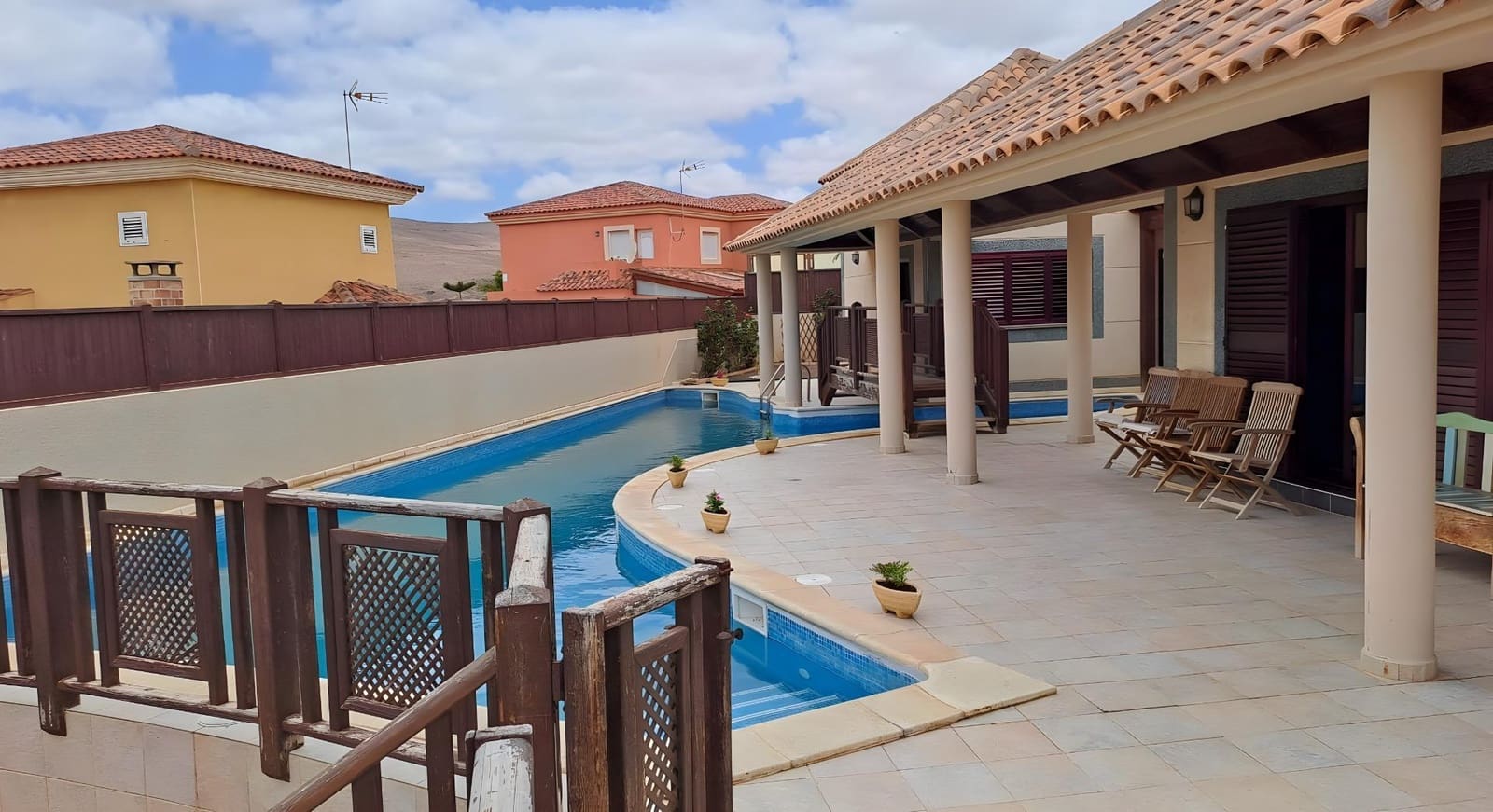 4 sovrum Villa till salu i Puerto del Rosario med pool garage - 725 000 € (Ref: 9885031)