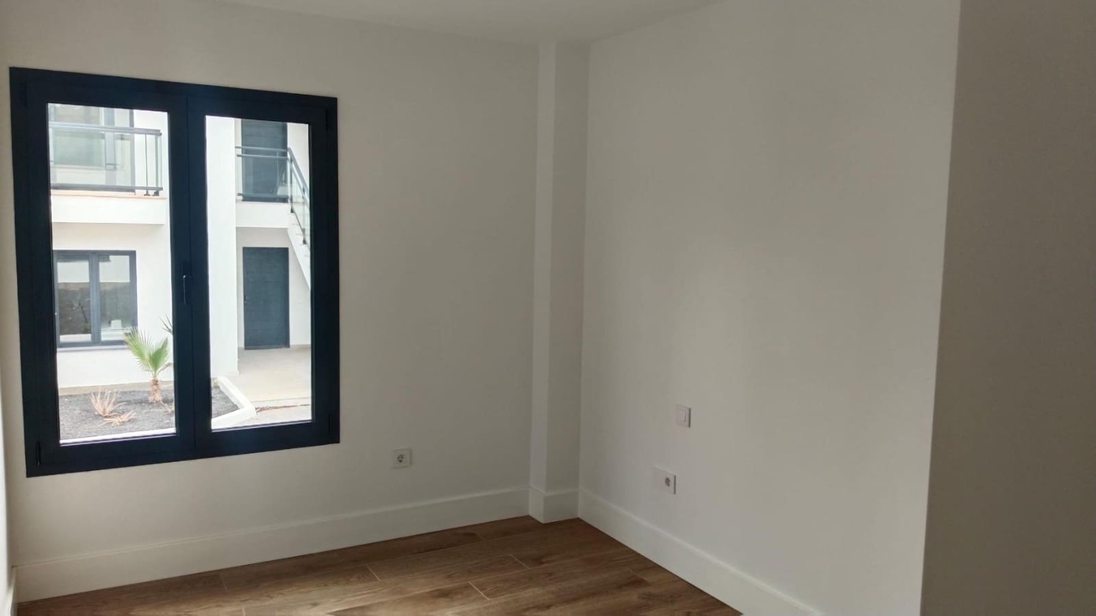 2 soveværelse Lejlighed til salg i Corralejo med garage - € 295.000 (Ref: 9913352)