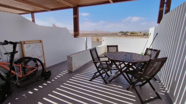 2 soveværelse Lejlighed til salg i Corralejo, La Oliva med garage - € 280.000 (Ref: 9920623)