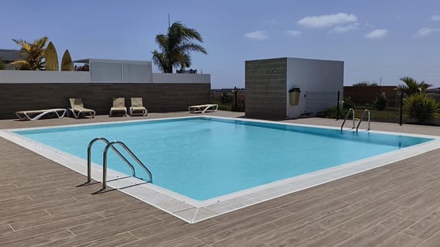 2 soveværelse Lejlighed til salg i Corralejo, La Oliva med garage - € 280.000 (Ref: 9920623)