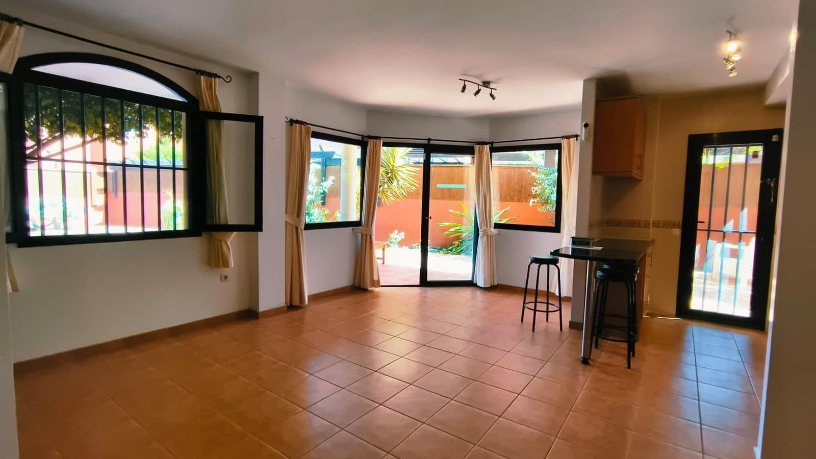 2 soveværelse Lejlighed til salg i Corralejo med garage - € 269.000 (Ref: 9943696)