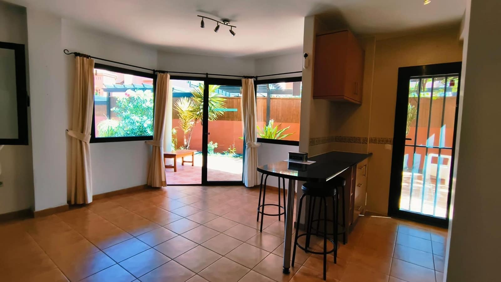 2 soveværelse Lejlighed til salg i Corralejo med garage - € 269.000 (Ref: 9943696)