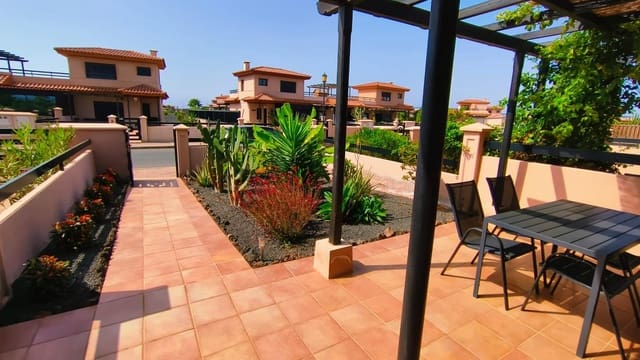 1 soveværelse Rækkehus til salg i Lajares, La Oliva med swimmingpool - € 199.000 (Ref: 9948114)