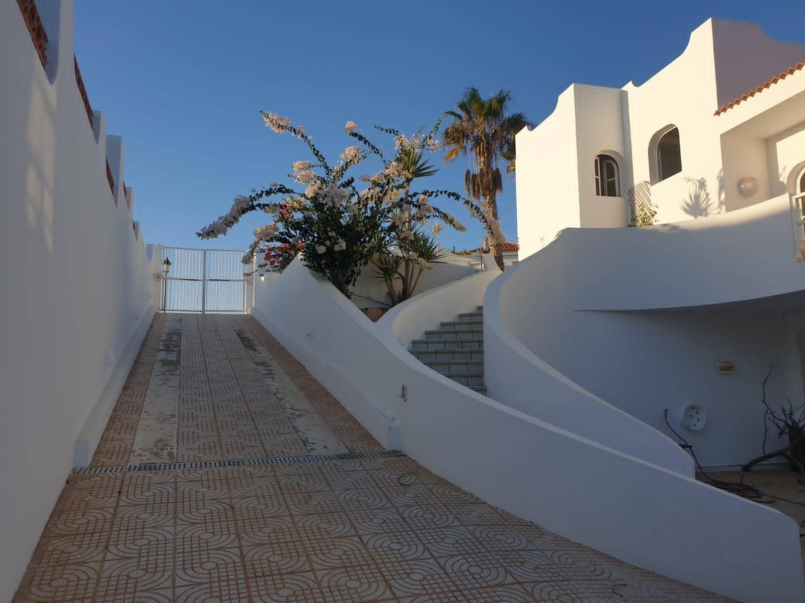 8 chambre Villa/Maison à vendre à Costa Calma avec piscine - 800 000 € (Ref: 9950008)