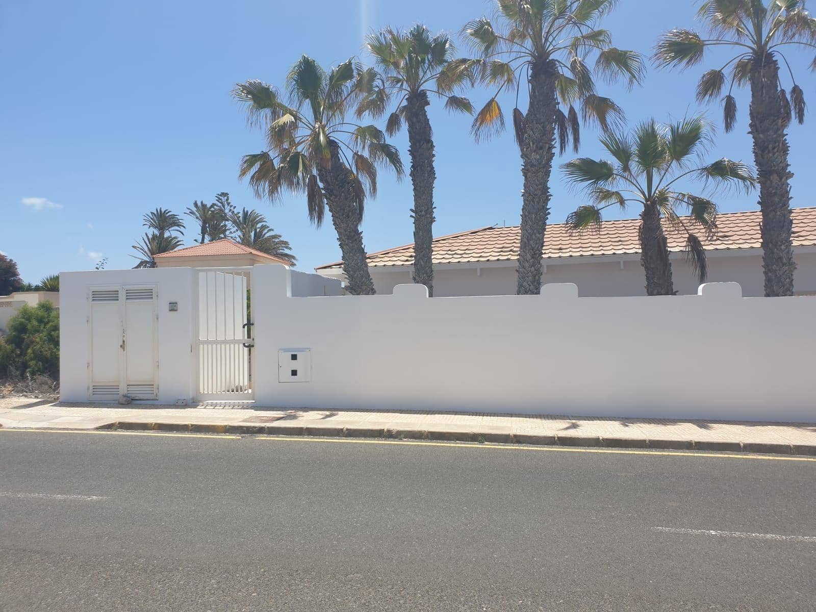 8 chambre Villa/Maison à vendre à Costa Calma avec piscine - 800 000 € (Ref: 9950008)
