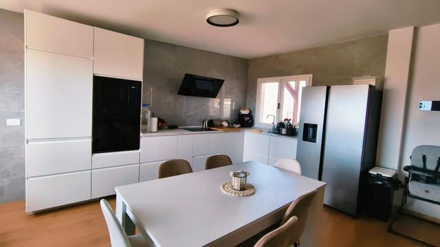 3 bedroom Villa for sale in Puerto del Rosario with pool garage - € 495,000 (Ref: 9970790)