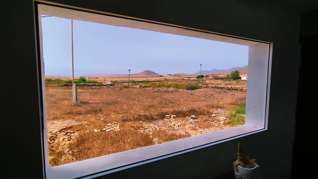 3 bedroom Villa for sale in Puerto del Rosario with pool garage - € 495,000 (Ref: 9970790)