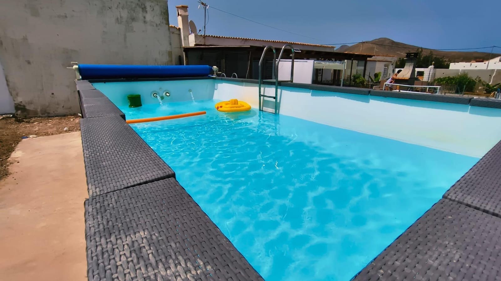 3 soverom Villa til salgs i Puerto del Rosario med svømmebasseng garasje - € 495 000 (Ref: 9970790)