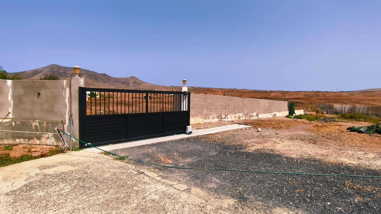3 soverom Villa til salgs i Puerto del Rosario med svømmebasseng garasje - € 495 000 (Ref: 9970790)
