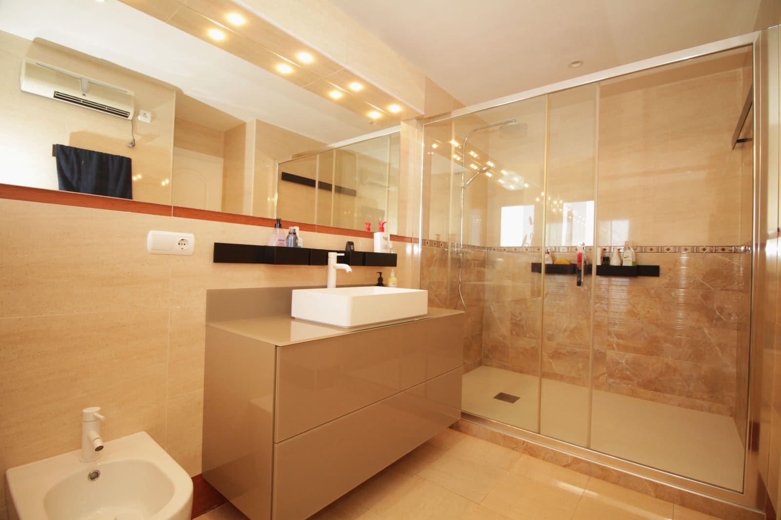 3 bedroom Beach Apartment for sale in Calpe / Calp with pool garage - € 1,300,000 (Ref: 8413616)