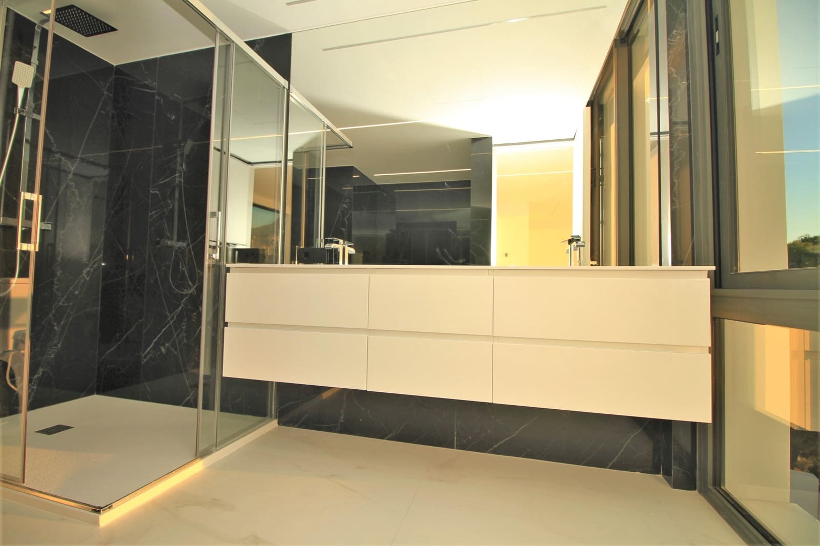 5 soveværelse Villa til salg i Altea med swimmingpool - € 2.350.000 (Ref: 8433175)