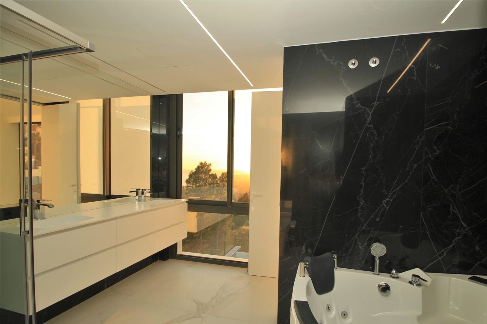 5 soveværelse Villa til salg i Altea med swimmingpool - € 2.350.000 (Ref: 8433175)