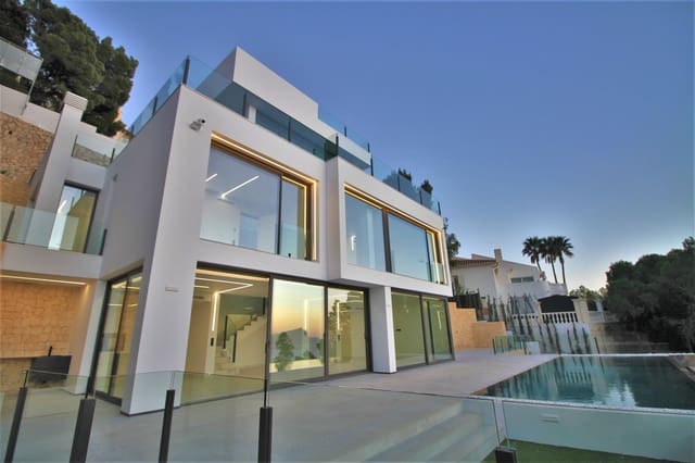 5 bedroom Villa for sale in Altea with pool - € 2,350,000 (Ref: 8433175)