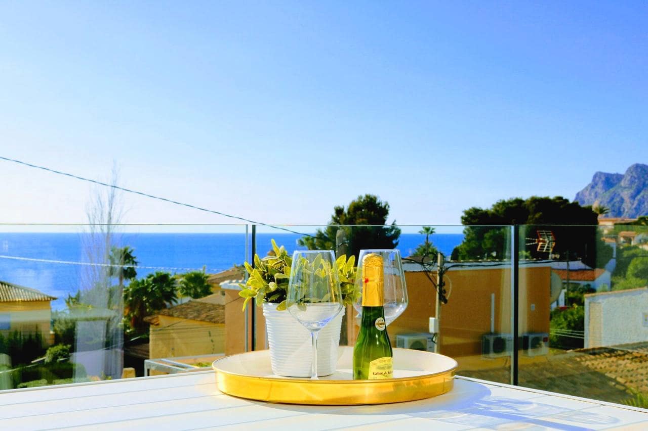 4 slaapkamer Villa te koop in Calpe / Calp met zwembad - € 1.025.000 (Ref: 8569182)