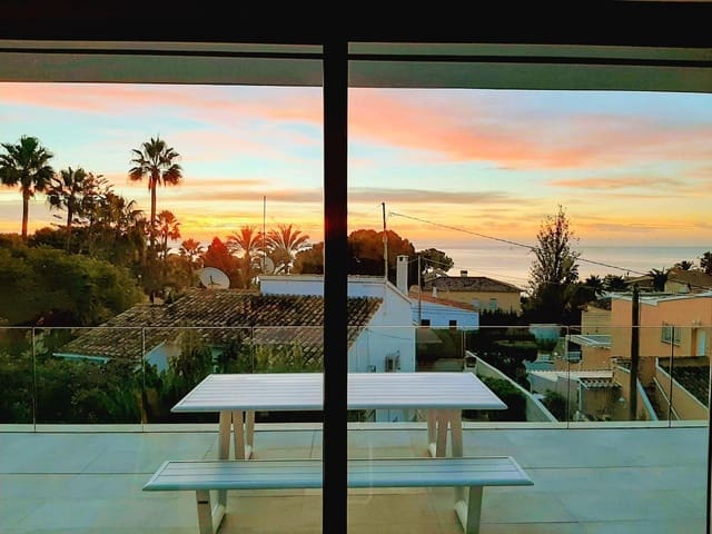 4 slaapkamer Villa te koop in Calpe / Calp met zwembad - € 1.025.000 (Ref: 8569182)