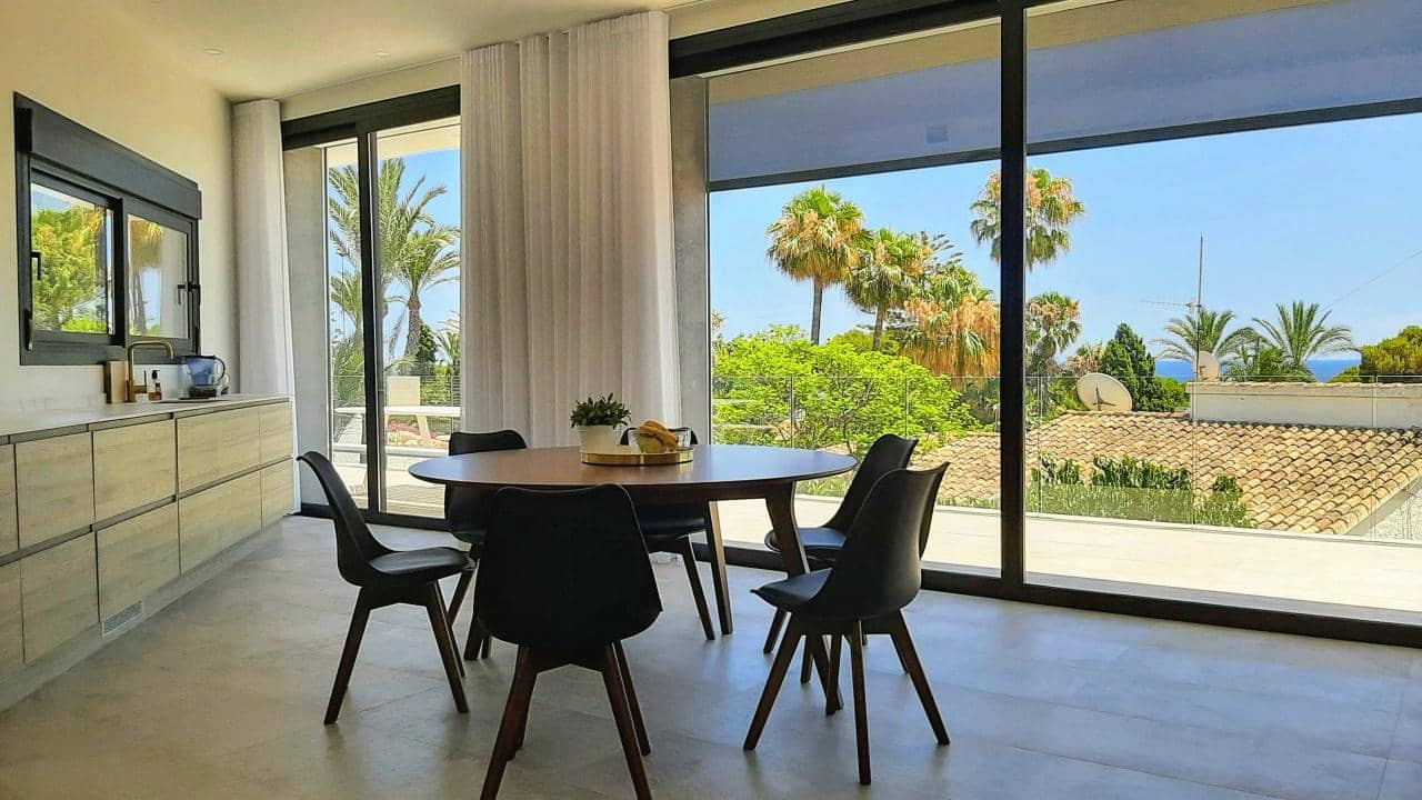 4 slaapkamer Villa te koop in Calpe / Calp met zwembad - € 1.025.000 (Ref: 8569182)
