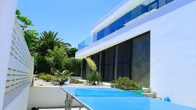 4 slaapkamer Villa te koop in Calpe / Calp met zwembad - € 1.025.000 (Ref: 8569182)