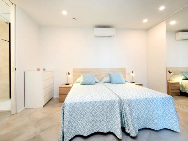 4 slaapkamer Villa te koop in Calpe / Calp met zwembad - € 1.025.000 (Ref: 8569182)