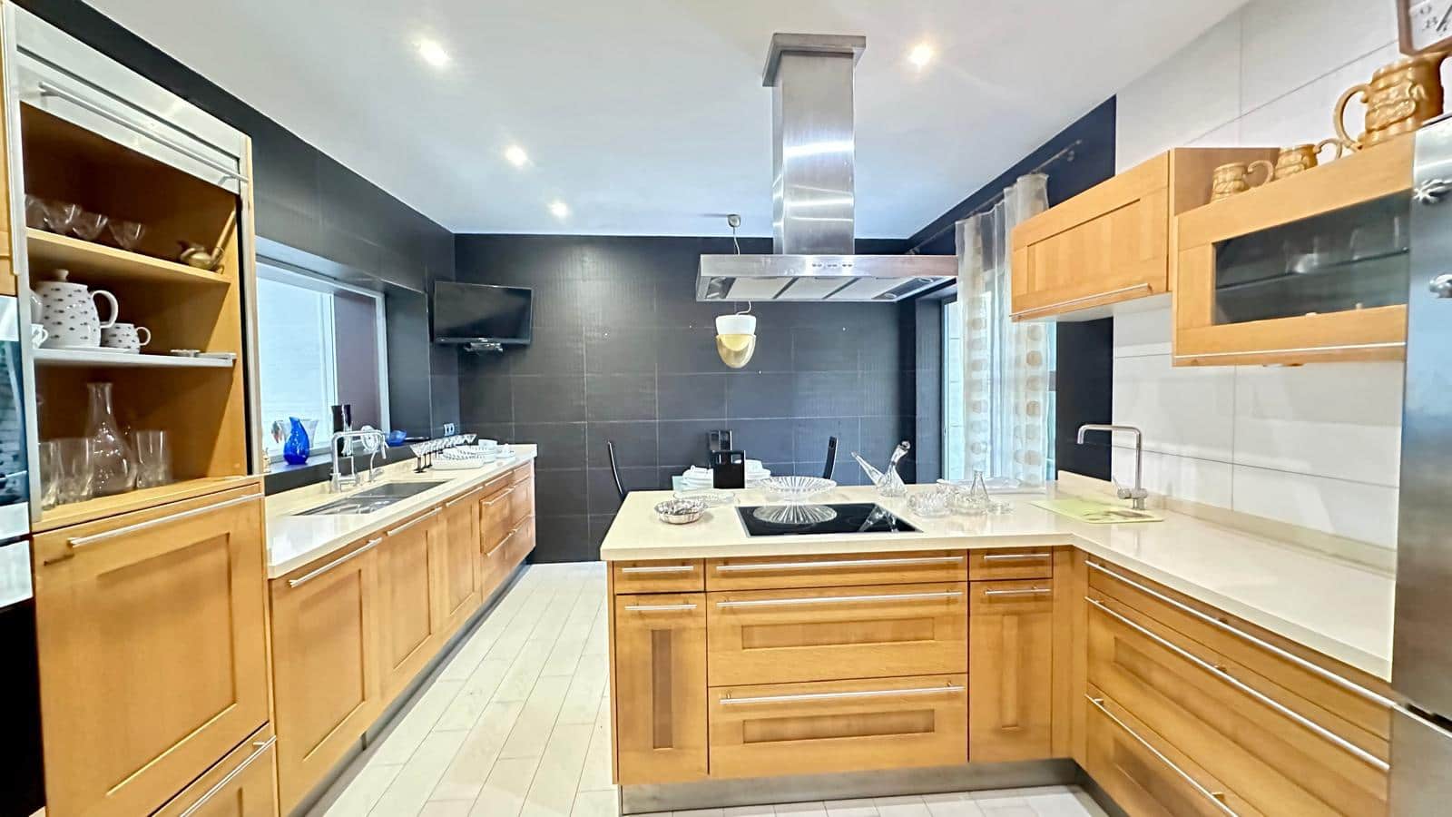 4 soveværelse Semi-Rækkehus til salg i Denia - € 2.370.000 (Ref: 8628163)