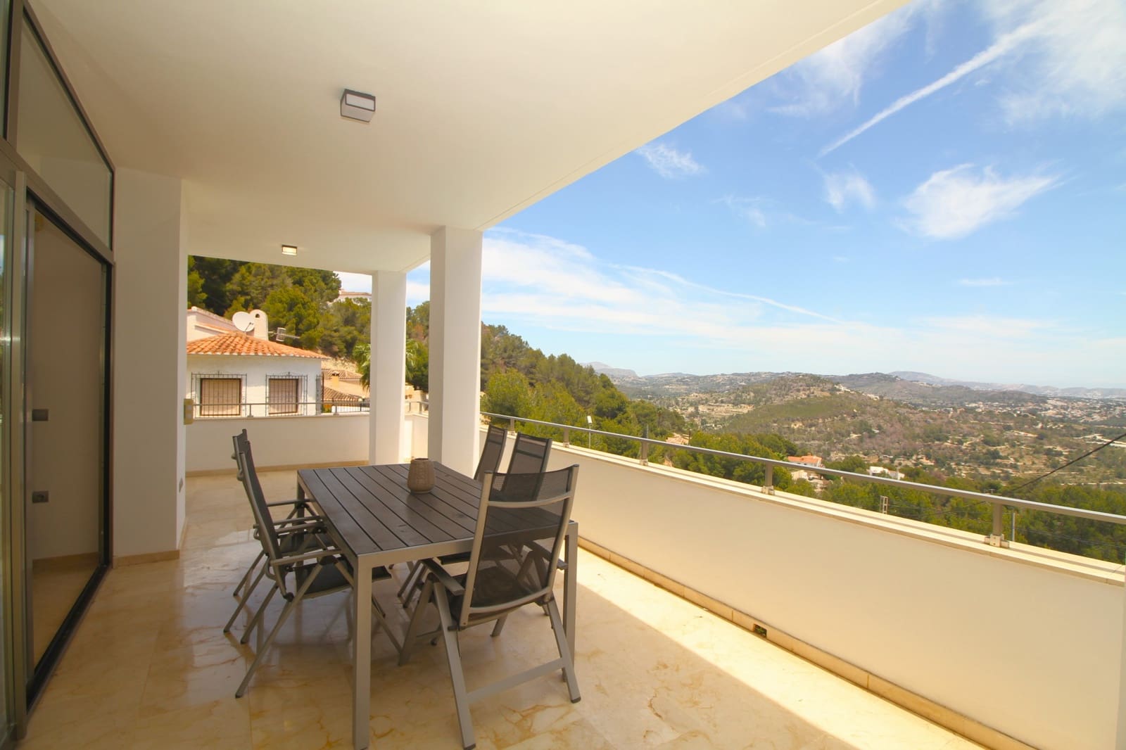 6 bedroom Villa for sale in Calpe / Calp with pool - € 1,600,000 (Ref: 9004088)