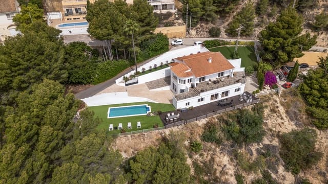 4 bedroom Villa for sale in Calpe / Calp with pool garage - € 999,900 (Ref: 9092262)