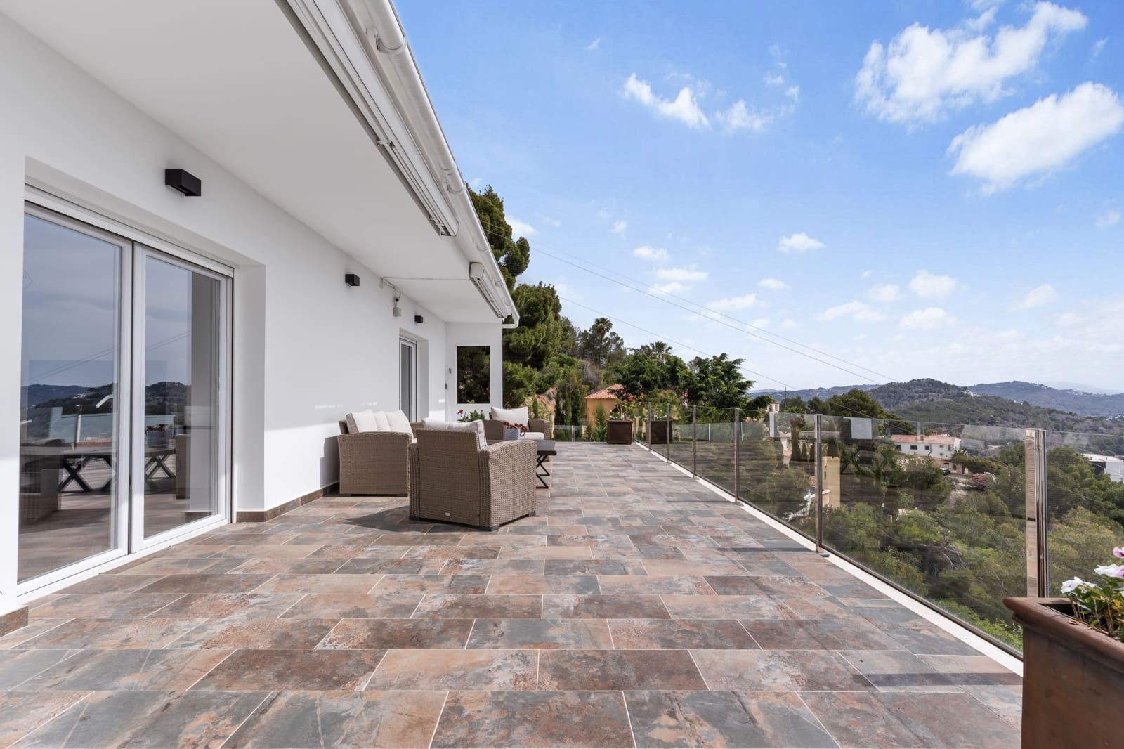 4 sypialnia Willa na sprzedaż w Calpe / Calp z basenem garażem - 999 900 € (Ref: 9092262)