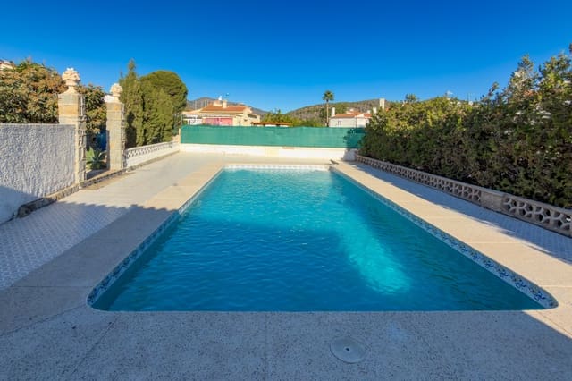 2 makuuhuone Huvila myytävänä paikassa Calpe / Calp mukana uima-altaan 
autotalli - 399 000 € (Ref: 9428247)