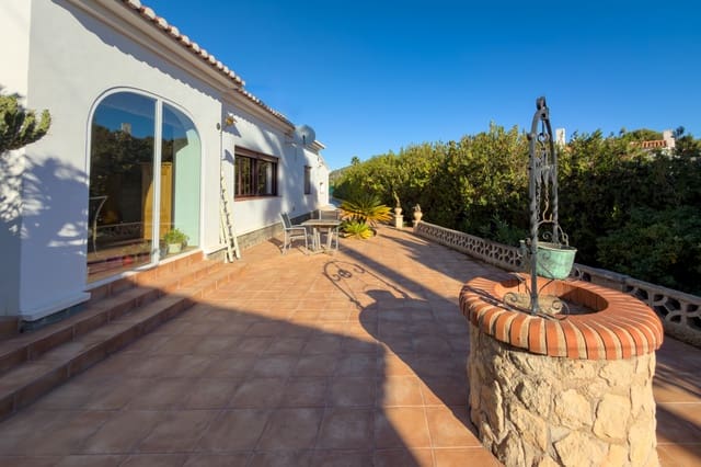 2 makuuhuone Huvila myytävänä paikassa Calpe / Calp mukana uima-altaan 
autotalli - 399 000 € (Ref: 9428247)