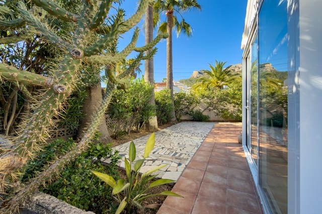 2 makuuhuone Huvila myytävänä paikassa Calpe / Calp mukana uima-altaan 
autotalli - 399 000 € (Ref: 9428247)