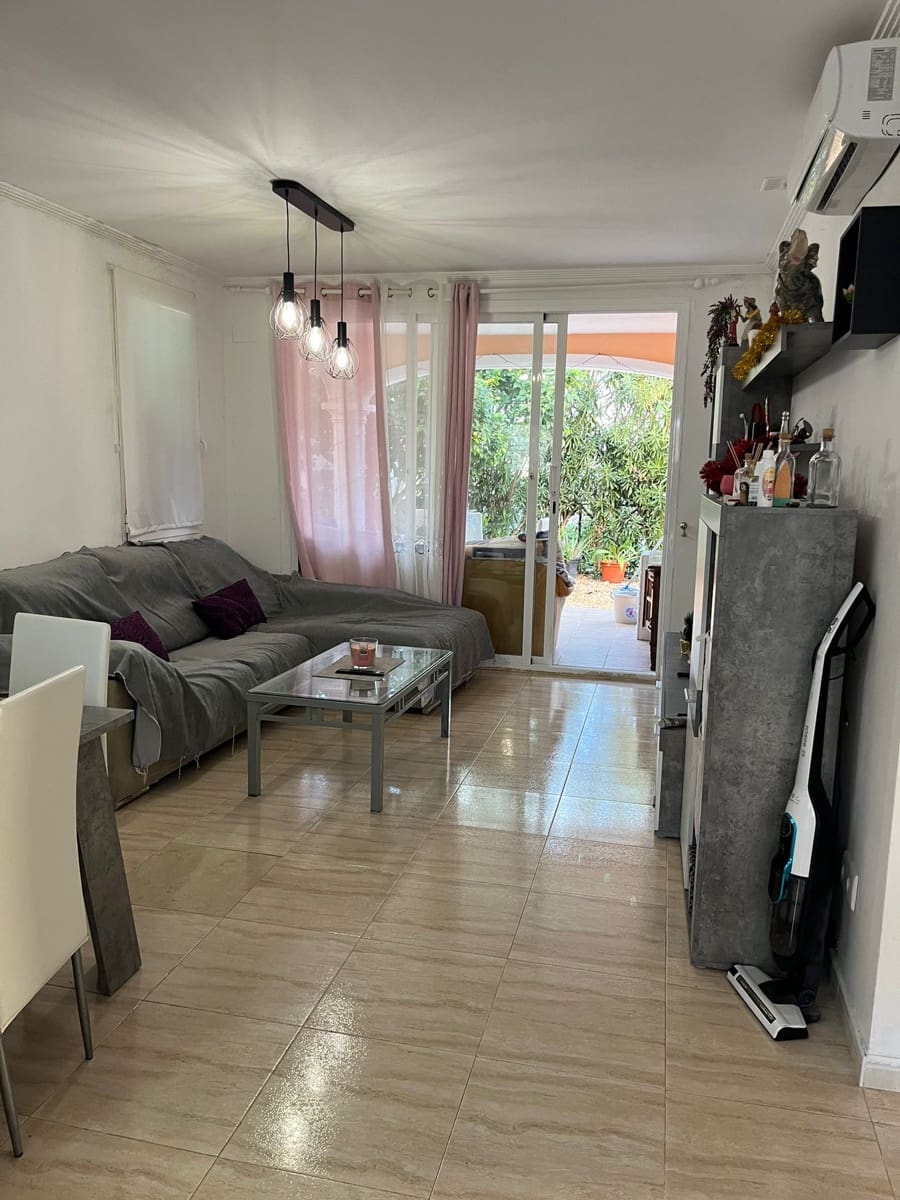 2 bedroom Apartment for sale in Calpe / Calp with garage - € 290,000 (Ref: 9493905)