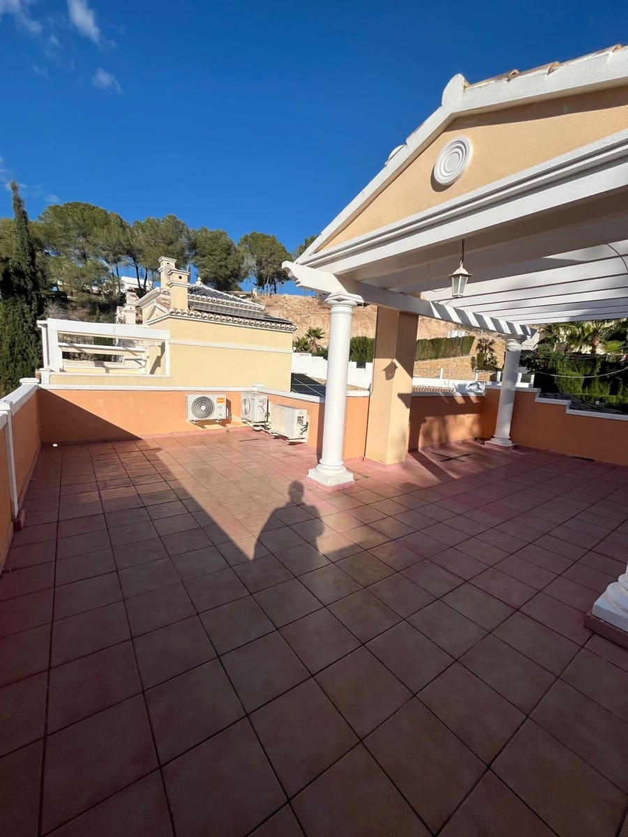 2 bedroom Apartment for sale in Calpe / Calp with garage - € 290,000 (Ref: 9493905)
