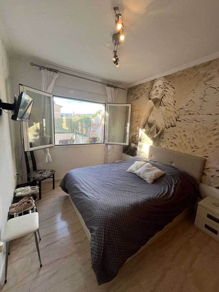 2 bedroom Apartment for sale in Calpe / Calp with garage - € 290,000 (Ref: 9493905)