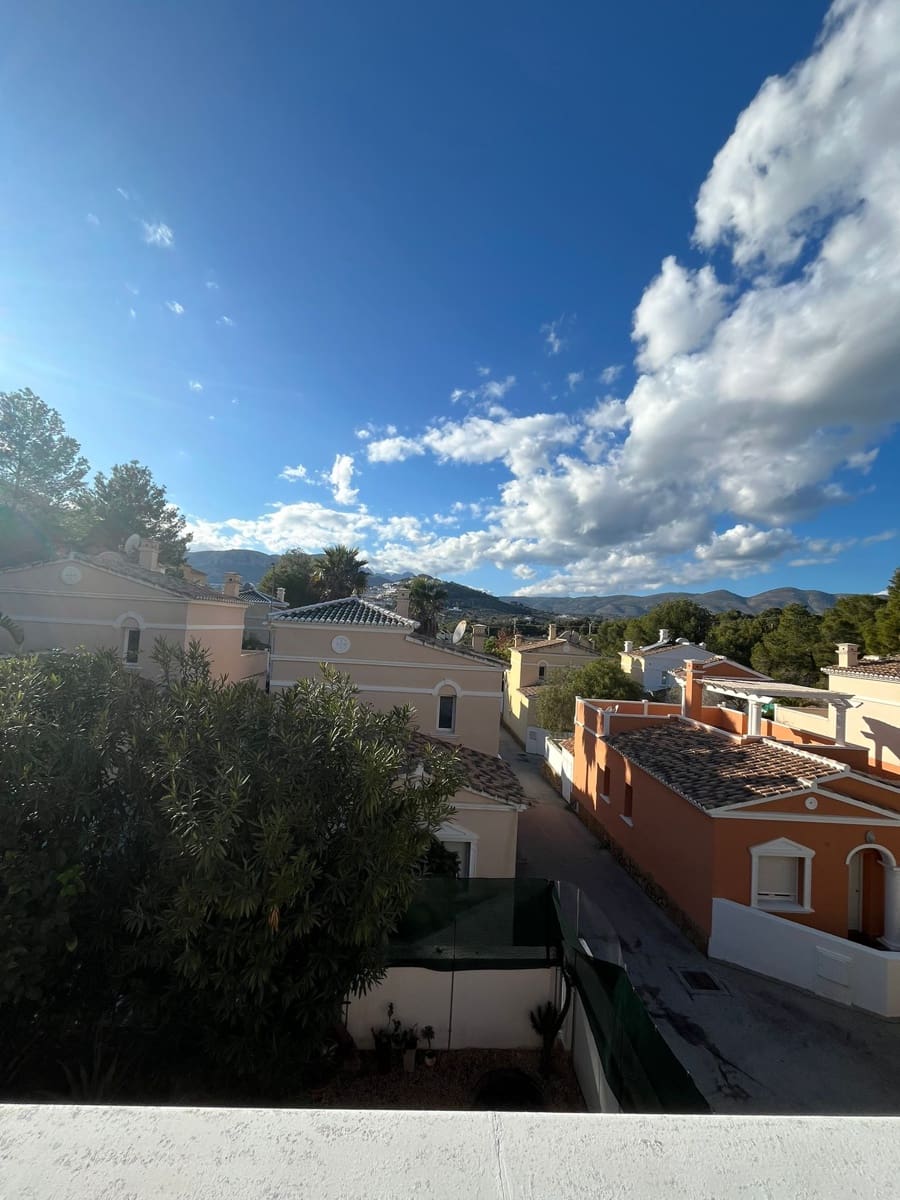 2 bedroom Apartment for sale in Calpe / Calp with garage - € 290,000 (Ref: 9493905)