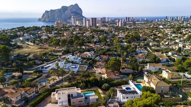 4 soveværelse Villa til salg i Calpe / Calp med swimmingpool - € 840.000 (Ref: 9569218)