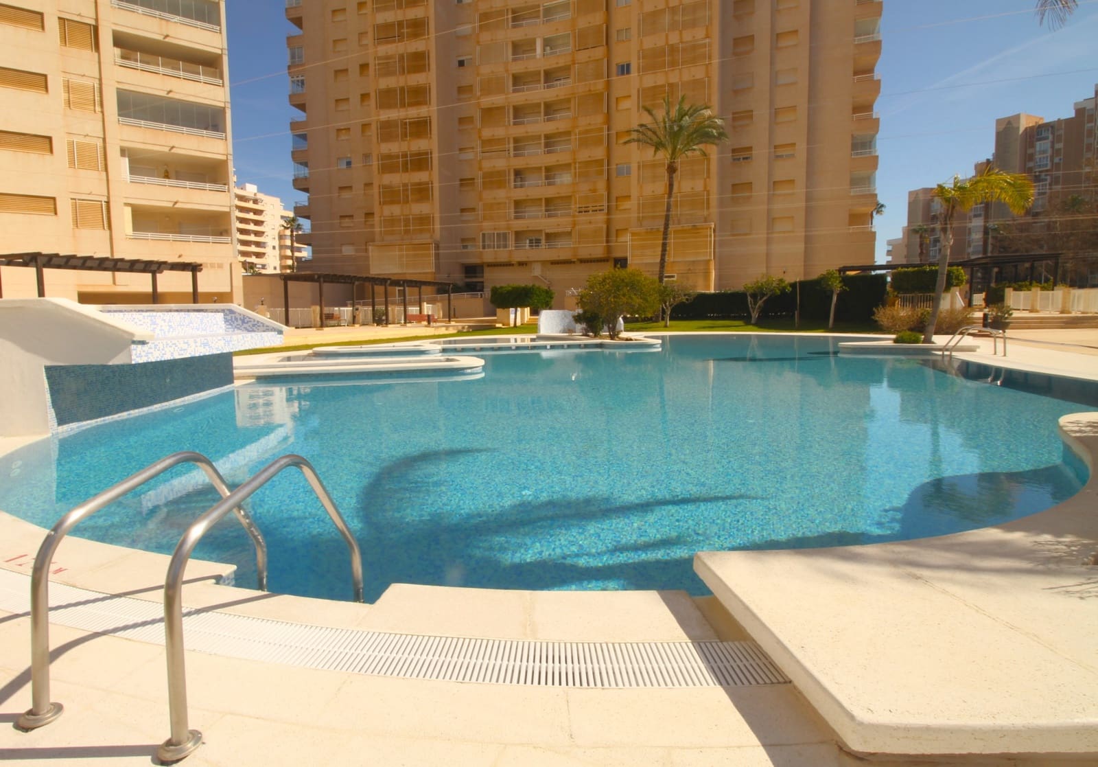 1 sovrum Lägenhet till salu i Calpe / Calp med pool garage - 295 000 € (Ref: 9628257)