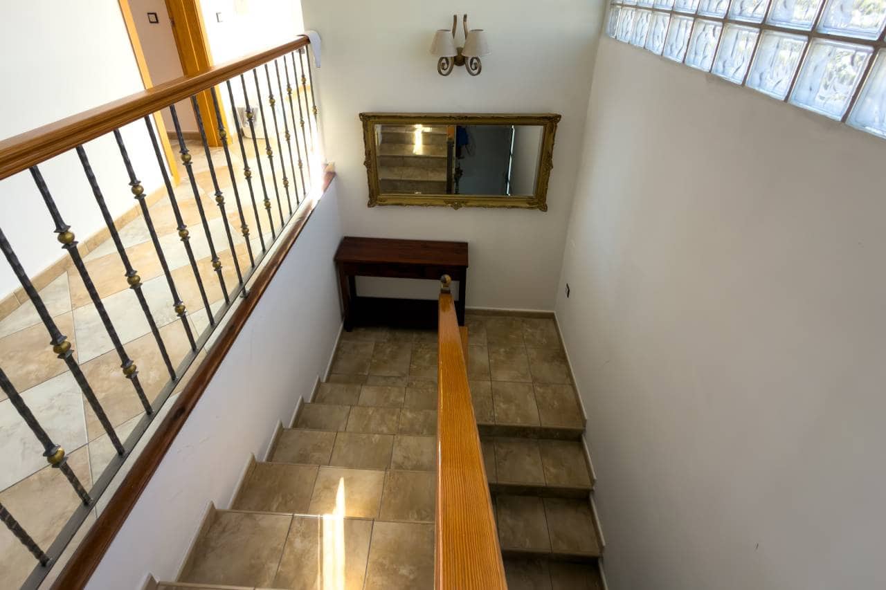 4 bedroom Villa for sale in Calpe / Calp with pool garage - € 750,000 (Ref: 9733680)