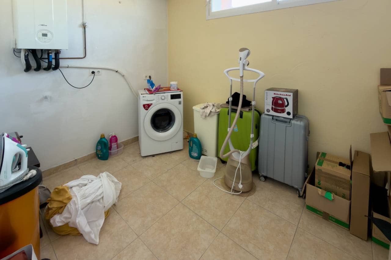 4 bedroom Villa for sale in Calpe / Calp with pool garage - € 750,000 (Ref: 9733680)