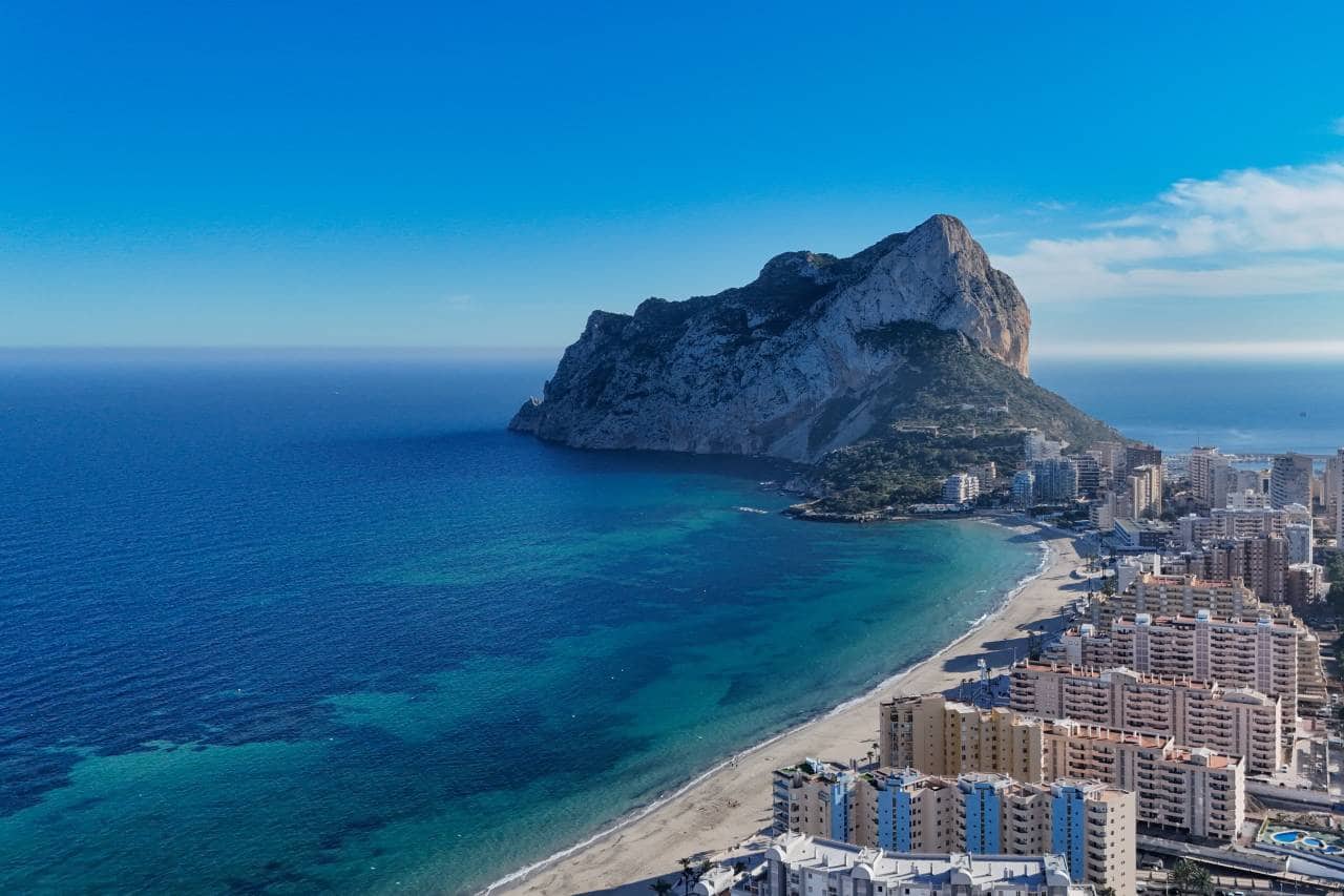 4 bedroom Villa for sale in Calpe / Calp with pool garage - € 750,000 (Ref: 9733680)