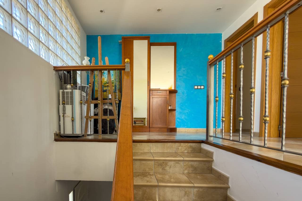 4 bedroom Villa for sale in Calpe / Calp with pool garage - € 750,000 (Ref: 9733680)