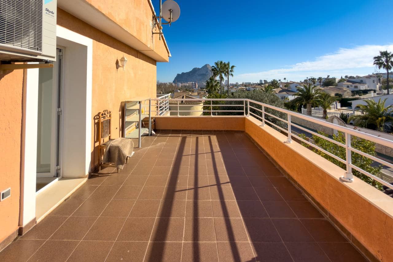 4 bedroom Villa for sale in Calpe / Calp with pool garage - € 750,000 (Ref: 9733680)
