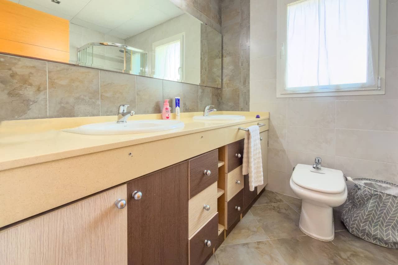 4 bedroom Villa for sale in Calpe / Calp with pool garage - € 750,000 (Ref: 9733680)