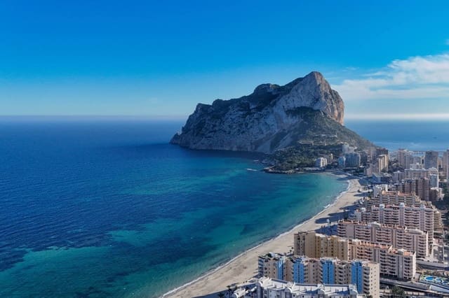 4 quarto Moradia para venda em Calpe / Calp com piscina garagem - 750 000 € (Ref: 9733680)